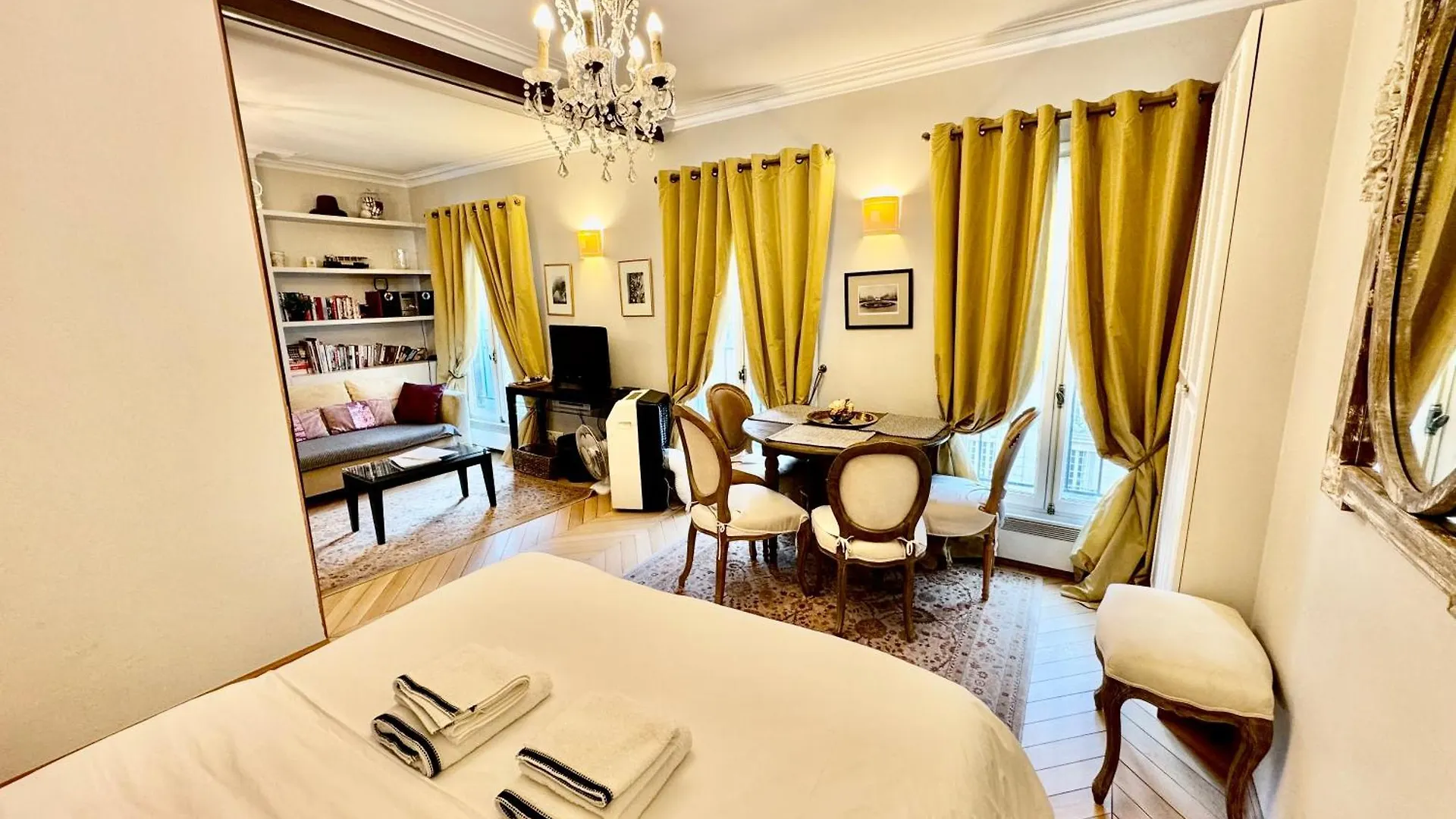 Apartamento 27 Avenue De La Bourdonnais 75007 Chablis París 0*,