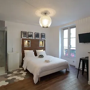 Apartamento Studio De Charme Proche Tour Eiffel Et Rue Cler, París