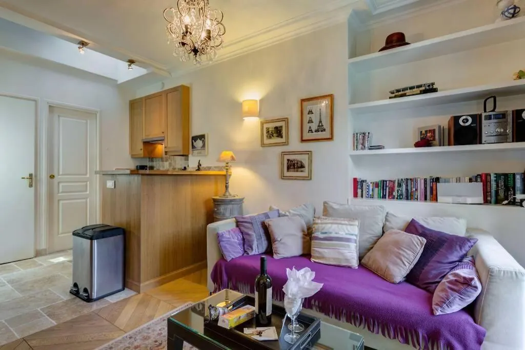 Appartement 27 avenue de la bourdonnais 75007 CHABLIS à Paris France