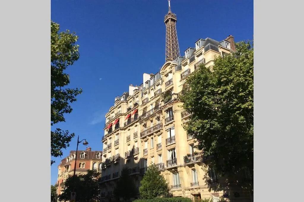 Appartement 27 avenue de la bourdonnais 75007 CHABLIS à Paris