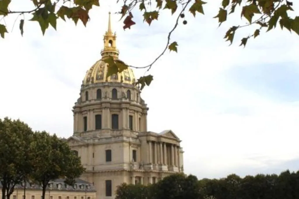 Appartement 27 avenue de la bourdonnais 75007 CHABLIS à Paris